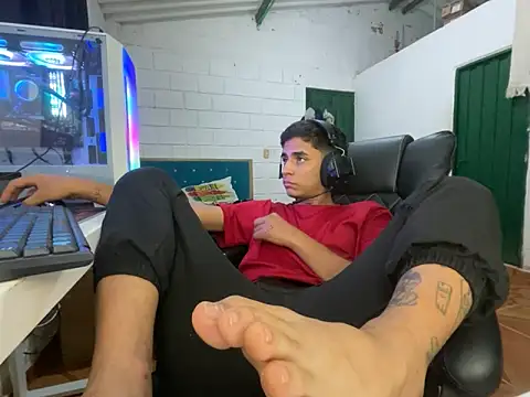 Max TheHorseDick online show from 04-06-26, 04:46