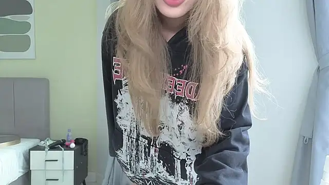 Snapshot of TammiLou chatting on 11-28-25, 05:54 TammiLou online show from 11-28-25, 05:54