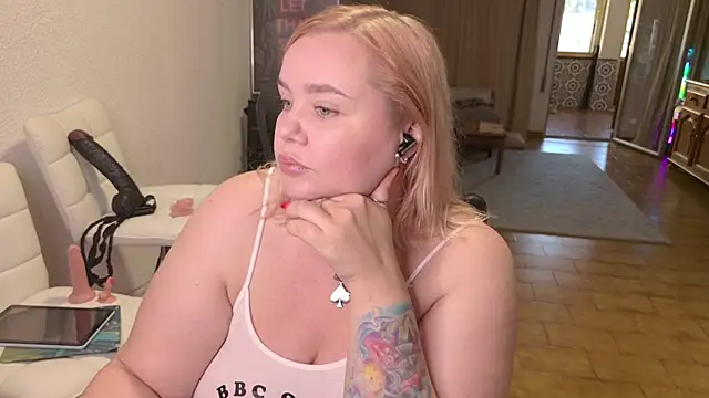 MargotGrey online show from 10-28-25, 02:53