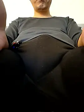 Snapshot of Ssk10N chatting on 12-15-25, 11:03 Ssk10N online show from 12-15-25, 11:03