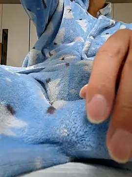 Snapshot of Ssk10N chatting on 12-22-25, 09:06 Ssk10N online show from 12-22-25, 09:06