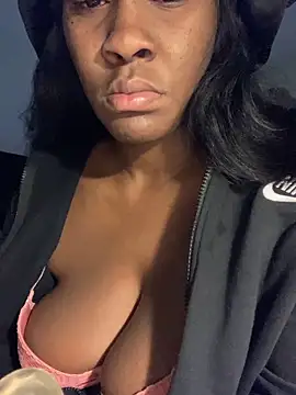 Snapshot of Foreignthababyy chatting on 09-25-25, 12:53 Foreignthababyy online show from 09-25-25, 12:53