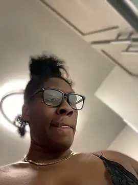 Snapshot of Foreignthababyy chatting on 04-22-26, 03:13 Foreignthababyy online show from 04-22-26, 03:13