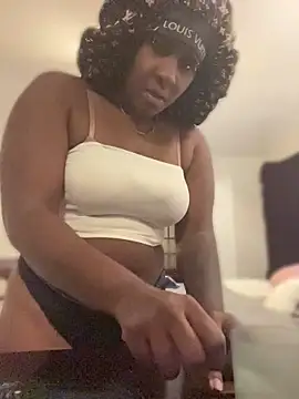 Snapshot of Foreignthababyy chatting on 05-18-26, 07:52 Foreignthababyy online show from 05-18-26, 07:52