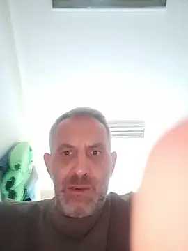 Snapshot of Markmarak chatting on 05-31-26, 10:33 Markmarak online show from 05-31-26, 10:33