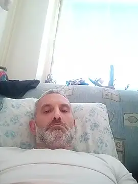 Snapshot of Markmarak chatting on 06-14-26, 10:28 Markmarak online show from 06-14-26, 10:28