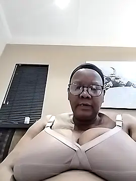 Snapshot of SEXYBOOBSNASS chatting on 09-22-25, 06:43 SEXYBOOBSNASS online show from 09-22-25, 06:43