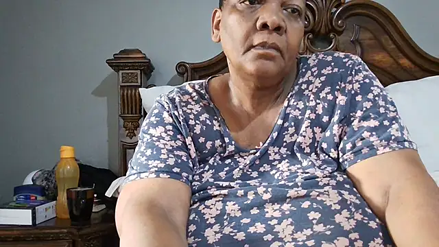 Snapshot of SEXYBOOBSNASS chatting on 10-15-25, 04:23 SEXYBOOBSNASS online show from 10-15-25, 04:23