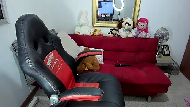 NicolettColin online show from 12-27-24, 12:07