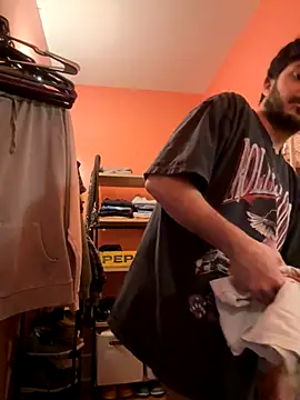 Snapshot of lukeychew chatting on 11-16-25, 08:25 lukeychew online show from 11-16-25, 08:25