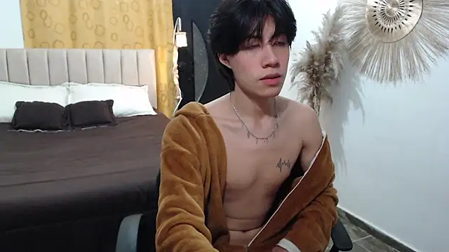 Snapshot of Elio-cam chatting on 11-06-25, 08:26 Elio-cam online show from 11-06-25, 08:26