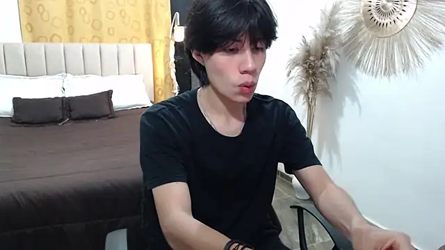 Snapshot of Elio-cam chatting on 11-11-25, 08:25 Elio-cam online show from 11-11-25, 08:25