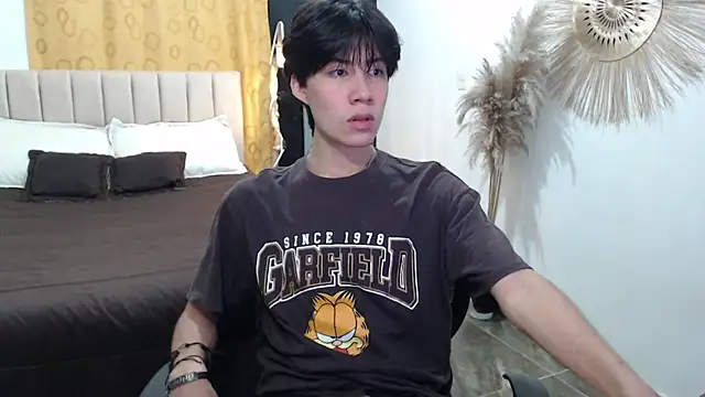 Snapshot of Elio-cam chatting on 11-21-25, 04:33 Elio-cam online show from 11-21-25, 04:33