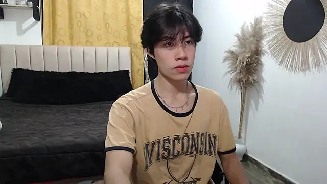 Elio-cam online show from 02-17-26, 01:35