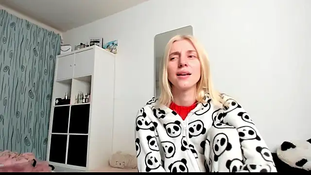 KenzieDawton online show from 02-27-25, 05:02