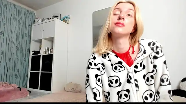 KenzieDawton online show from 03-21-25, 04:49