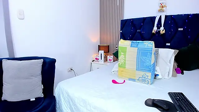 gabytyara2 online show from 12-18-25, 04:35