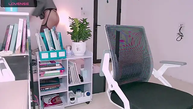 Shyn   online show from 03-17-25, 09:55