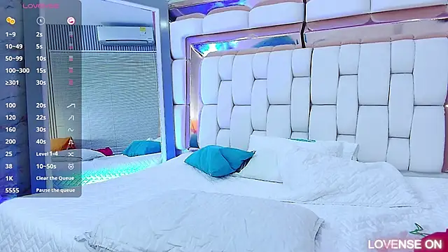 Snapshot of sexysistter chatting on 03-19-25, 12:23 sexysistter online show from 03-19-25, 12:23