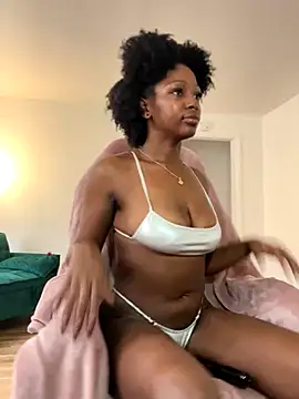 mochamimi online show from 10-29-25, 03:03