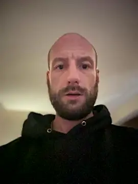 Snapshot of shehandme chatting on 03-16-26, 07:56 shehandme online show from 03-16-26, 07:56