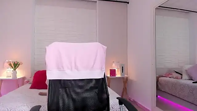 SophiaaStone online show from 03-28-26, 12:05