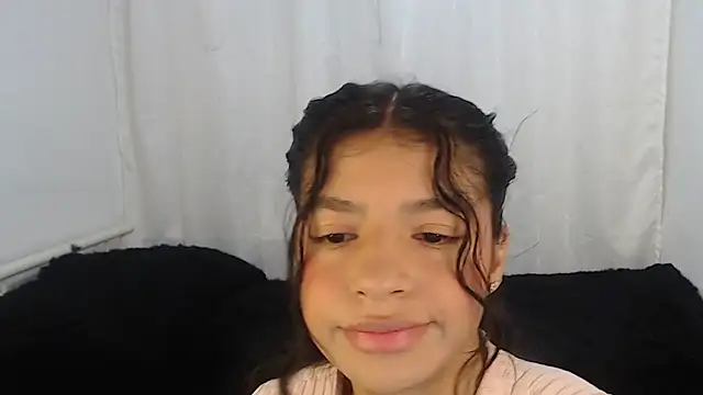 Snapshot of Liz_Galactic chatting on 12-14-24, 06:41 Liz Galactic online show from 12-14-24, 06:41