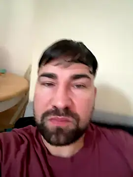 Snapshot of Miguelpm04 chatting on 11-07-25, 10:04 Miguelpm04 online show from 11-07-25, 10:04