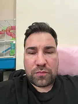 Snapshot of Miguelpm04 chatting on 02-25-26, 01:43 Miguelpm04 online show from 02-25-26, 01:43