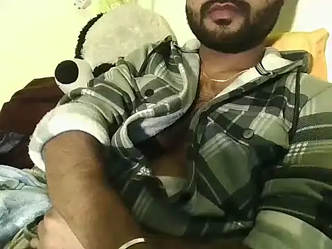 Snapshot of SHENOY3 chatting on 01-12-25, 04:50 SHENOY3 online show from 01-12-25, 04:50