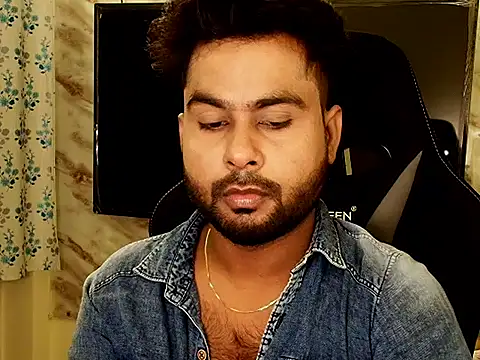 Snapshot of SHENOY3 chatting on 09-08-25, 09:14 SHENOY3 online show from 09-08-25, 09:14