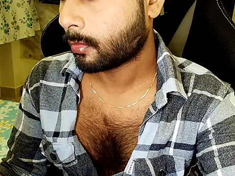 Snapshot of SHENOY3 chatting on 10-07-25, 01:41 SHENOY3 online show from 10-07-25, 01:41