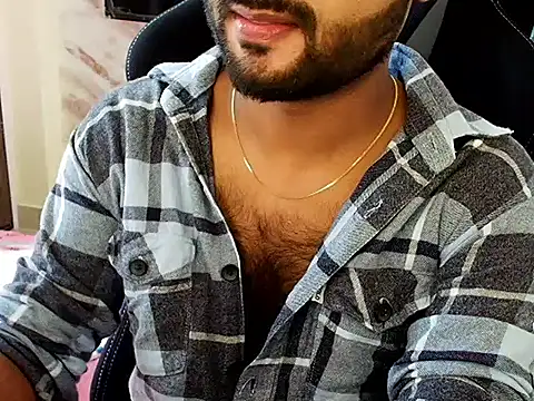 Snapshot of SHENOY3 chatting on 10-09-25, 04:32 SHENOY3 online show from 10-09-25, 04:32