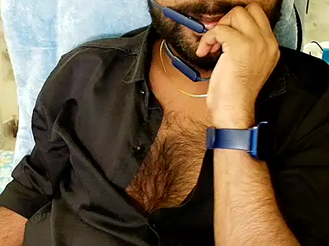 Snapshot of SHENOY3 chatting on 11-08-25, 01:44 SHENOY3 online show from 11-08-25, 01:44