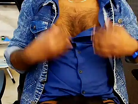 Snapshot of SHENOY3 chatting on 11-23-25, 04:18 SHENOY3 online show from 11-23-25, 04:18