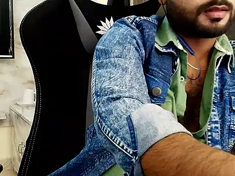 Snapshot of SHENOY3 chatting on 11-25-25, 03:34 SHENOY3 online show from 11-25-25, 03:34