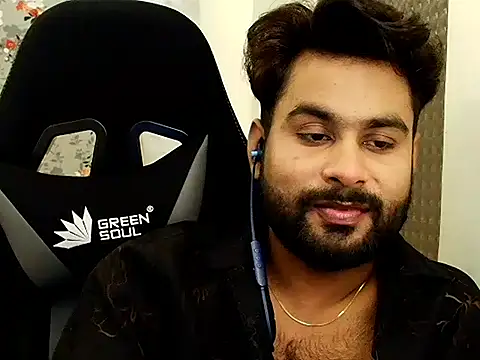 Snapshot of SHENOY3 chatting on 01-12-26, 02:33 SHENOY3 online show from 01-12-26, 02:33