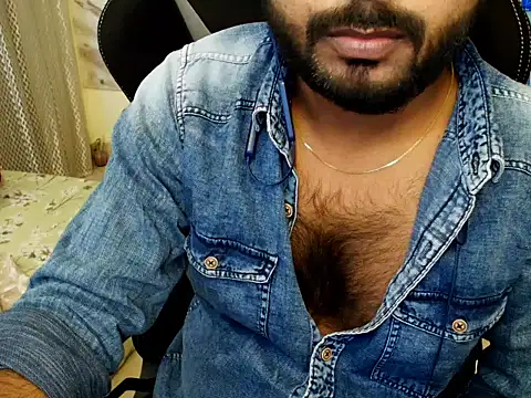 Snapshot of SHENOY3 chatting on 02-13-26, 06:37 SHENOY3 online show from 02-13-26, 06:37