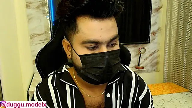 Snapshot of SHENOY3 chatting on 02-14-26, 04:04 SHENOY3 online show from 02-14-26, 04:04