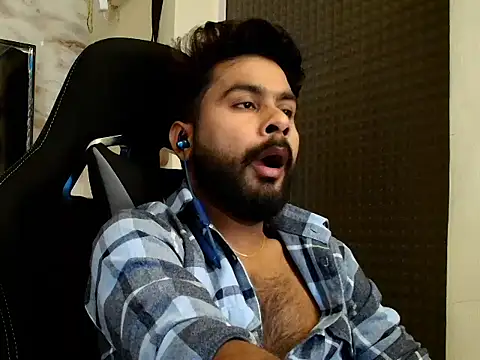 Snapshot of SHENOY3 chatting on 03-01-26, 04:31 SHENOY3 online show from 03-01-26, 04:31