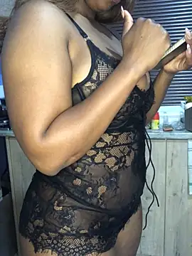 Snapshot of Mysterious_peaches chatting on 11-03-25, 06:42 Mysterious peaches online show from 11-03-25, 06:42