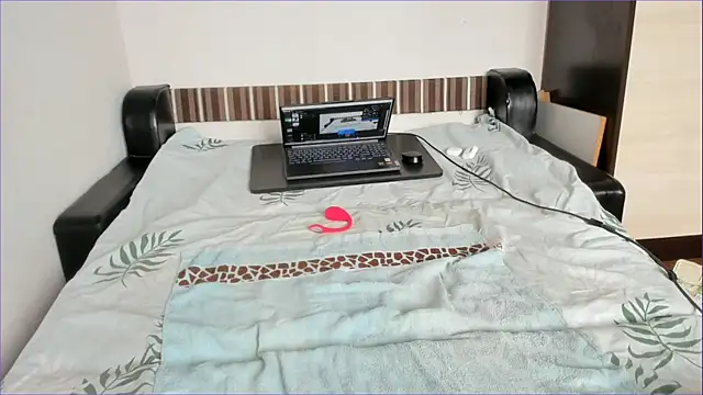 sweet-tinqerbell online show from 06-07-26, 11:58