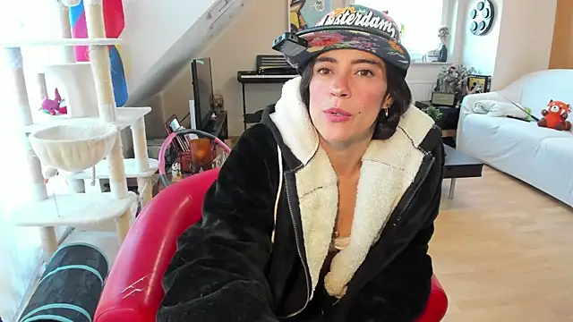 Snapshot of tinny_williams chatting on 09-10-25, 06:24 tinny williams online show from 09-10-25, 06:24