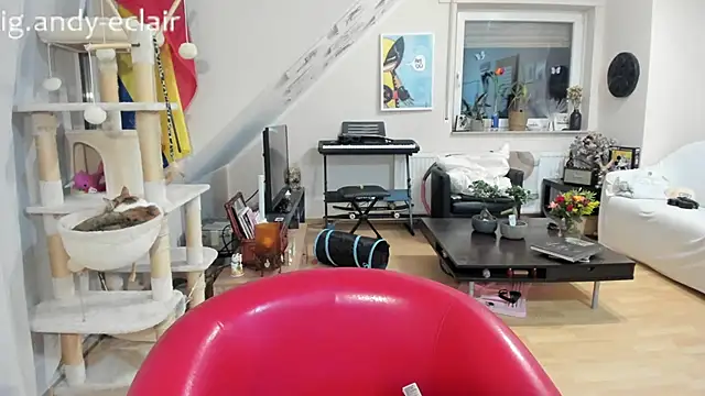 Snapshot of tinny_williams chatting on 09-15-25, 04:12 tinny williams online show from 09-15-25, 04:12