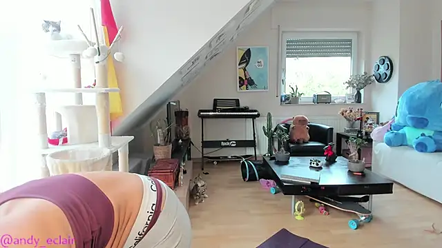 Snapshot of tinny_williams chatting on 10-13-25, 07:30 tinny williams online show from 10-13-25, 07:30