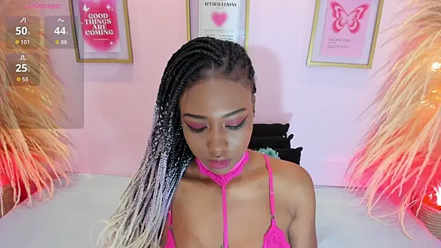 Snapshot of EmmySweett chatting on 11-15-25, 08:27 EmmySweett online show from 11-15-25, 08:27