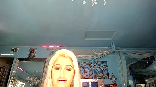 Snapshot of ADRIANNA_FOX chatting on 02-16-25, 06:10 ADRIANNA FOX online show from 02-16-25, 06:10