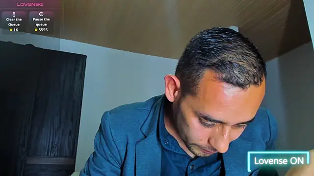 Snapshot of jhonyalzate2 chatting on 10-29-25, 02:25 jhonyalzate2 online show from 10-29-25, 02:25