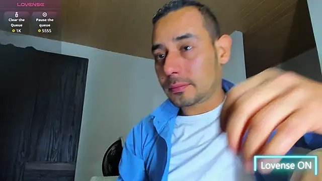 Snapshot of jhonyalzate2 chatting on 10-30-25, 02:57 jhonyalzate2 online show from 10-30-25, 02:57