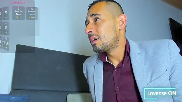 Snapshot of jhonyalzate2 chatting on 11-30-25, 01:53 jhonyalzate2 online show from 11-30-25, 01:53